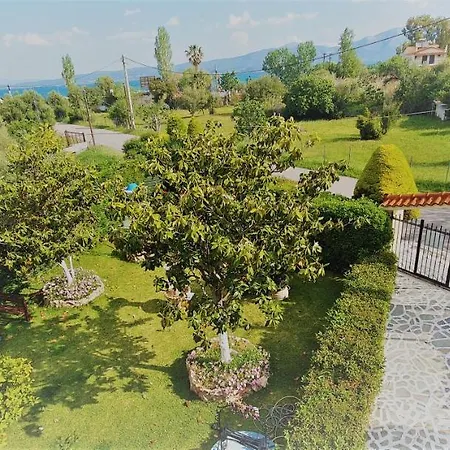 Vacation And Relaxation Oropos Nea Palatia